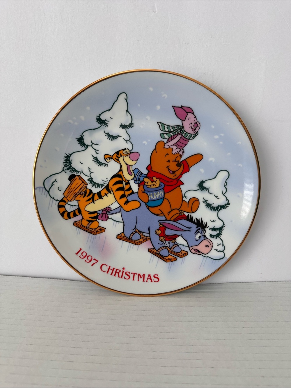 Winnie the Pooh 1997 Christmas Decorative Plate - Characters on Ice